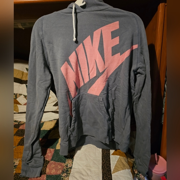 Nike hoodie - Picture 1 of 3